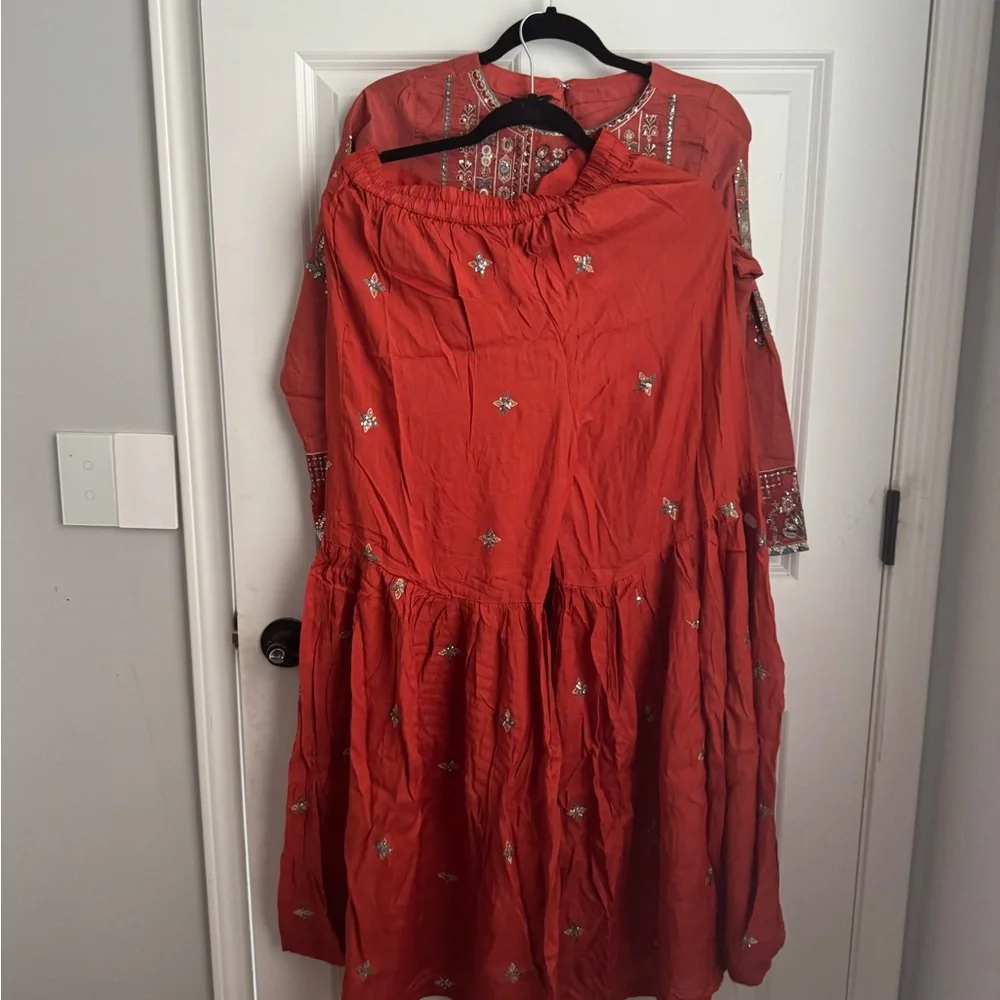 Sapphire : Embroidered Kurta in Red ( 2 piece ) - Picture 6 of 7